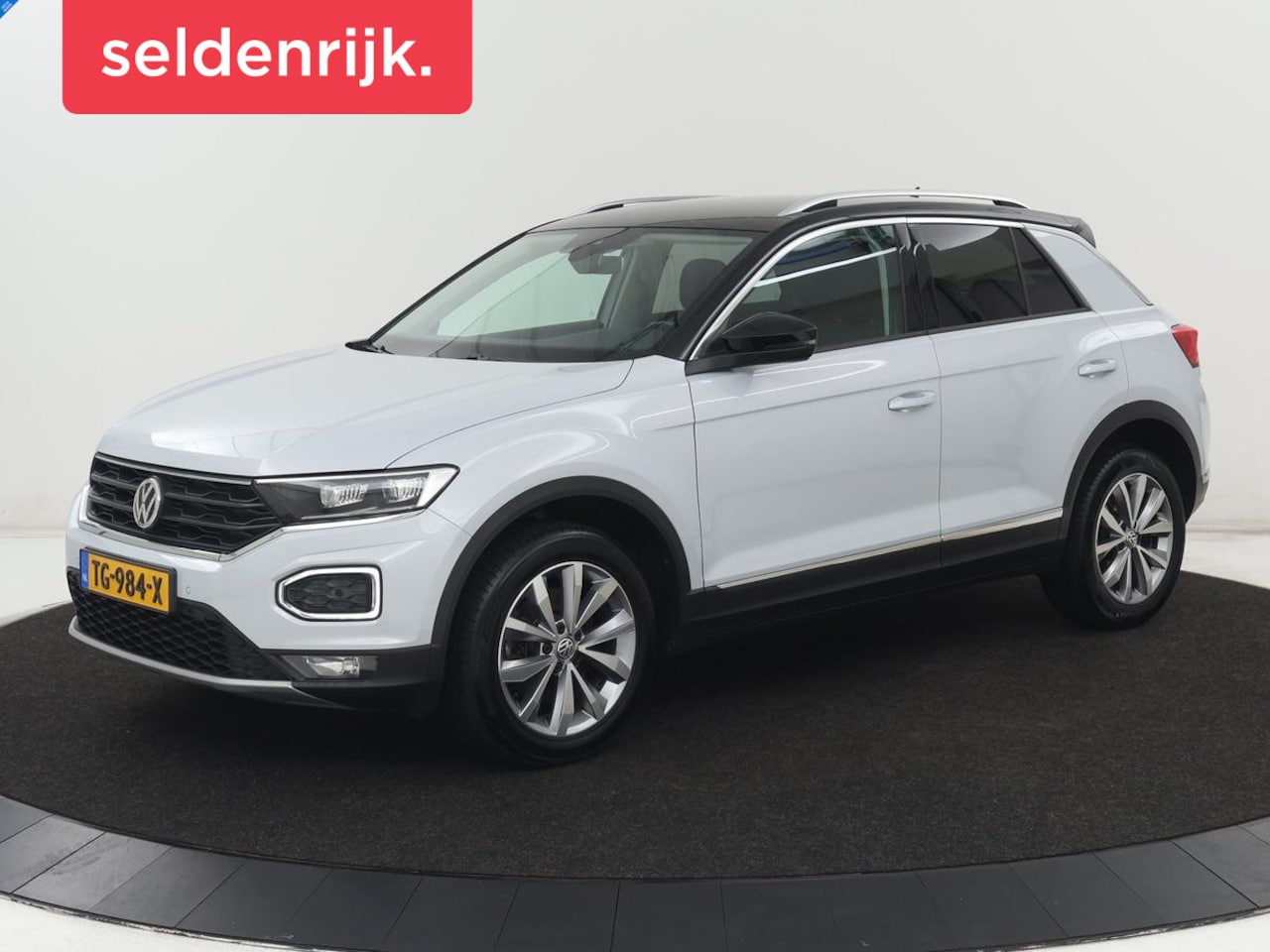 Volkswagen T-Roc - 1.0 TSI Style | Stoelverwarming | Camera | Carplay | Adaptive cruise | Navigatie | Full LE - AutoWereld.nl