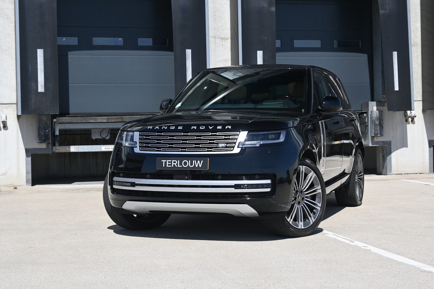 Land Rover Range Rover - 3.0 P550e Autobiography PHEV - AutoWereld.nl