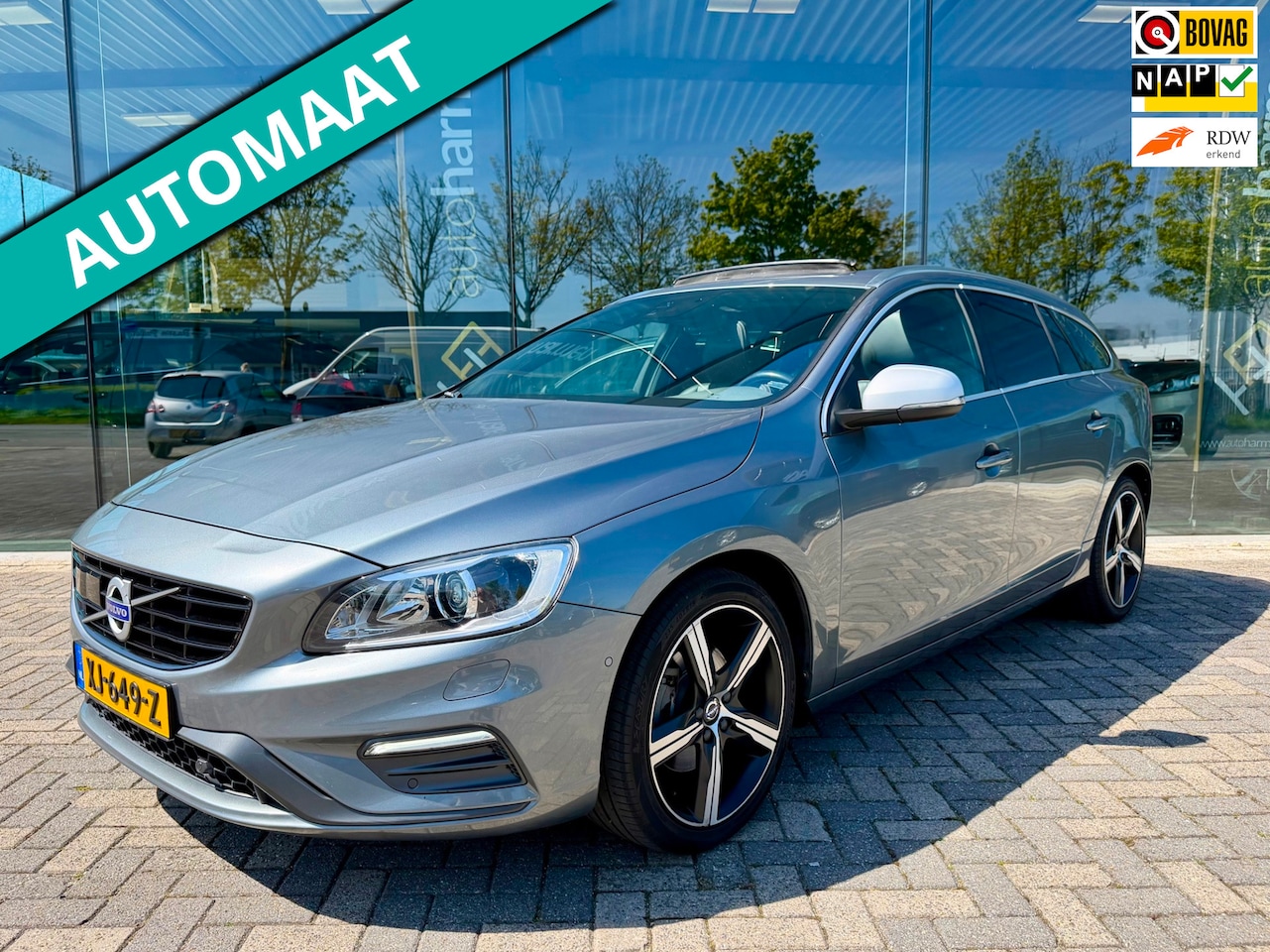 Volvo V60 - 2.0 T4 Business Sport 2.0 T4 Business Sport, R Design, automaat, NAP, Leder - AutoWereld.nl