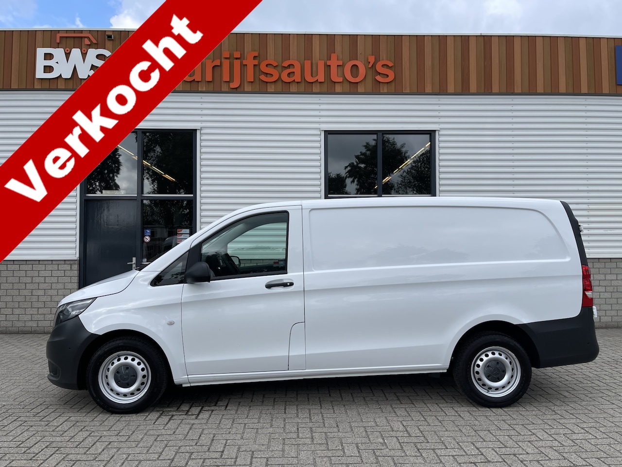 Mercedes-Benz Vito - 109 CDI Lang L2H1 / rijklaar € 15.800 ex btw / lease vanaf € 329 / airco / navigatie / ach - AutoWereld.nl