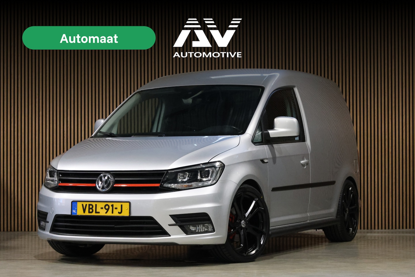 Volkswagen Caddy - 2.0 TDI 185 PK DSG R-Line | Camera | CarPlay | Alarm | ACC | Lane Assist | Trekhaak | Navi - AutoWereld.nl