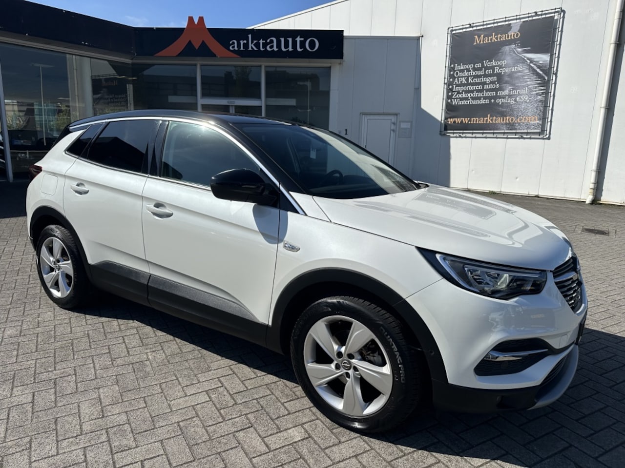 Opel Grandland X - 1.2 Turbo Business Executive Camera Carplay Sportstoelen Stoelve - AutoWereld.nl