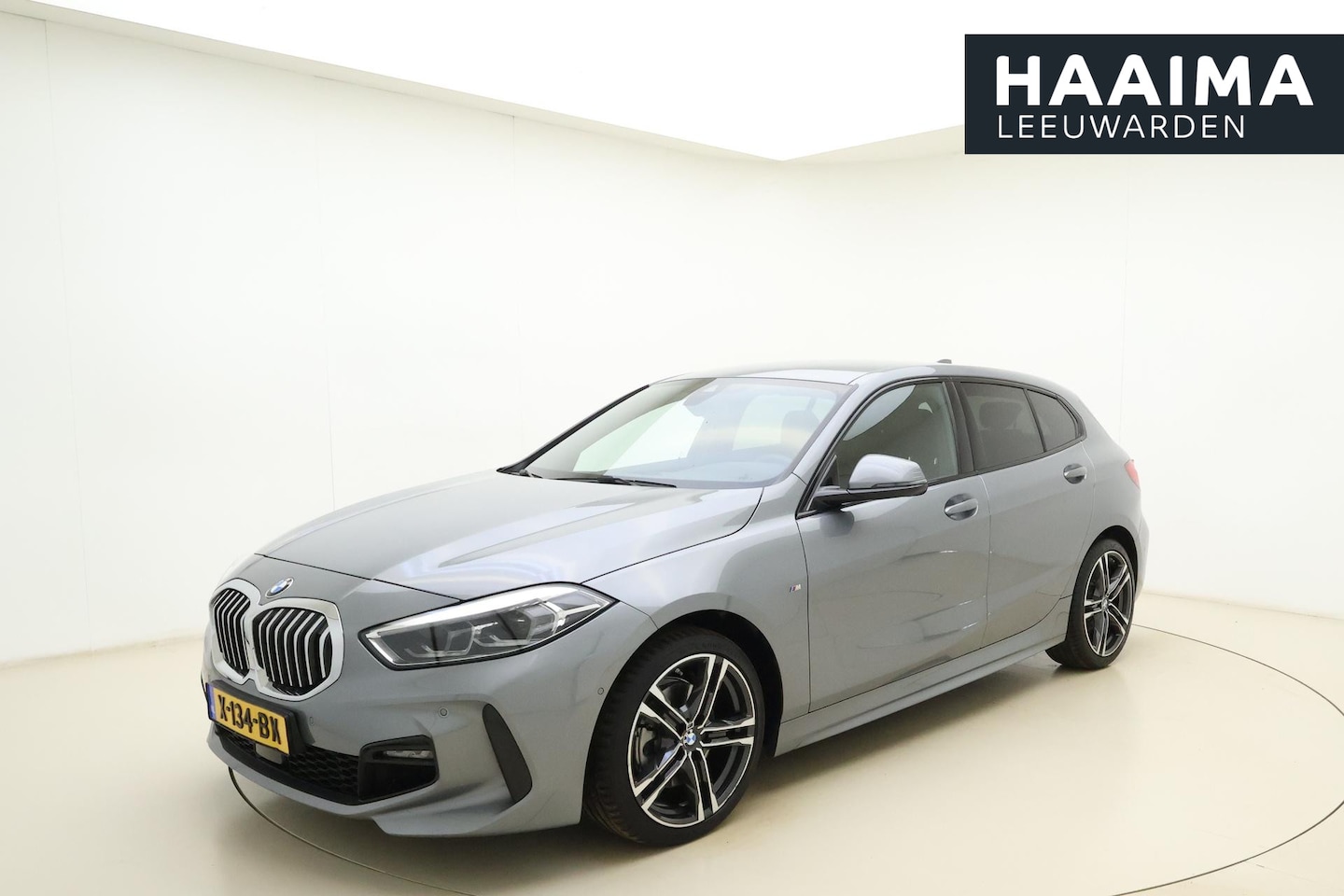 BMW 1-serie - 118i Executive Automaat | M Pakket Interieur & Exterieur | Lederen bekleding | Keyless | C - AutoWereld.nl