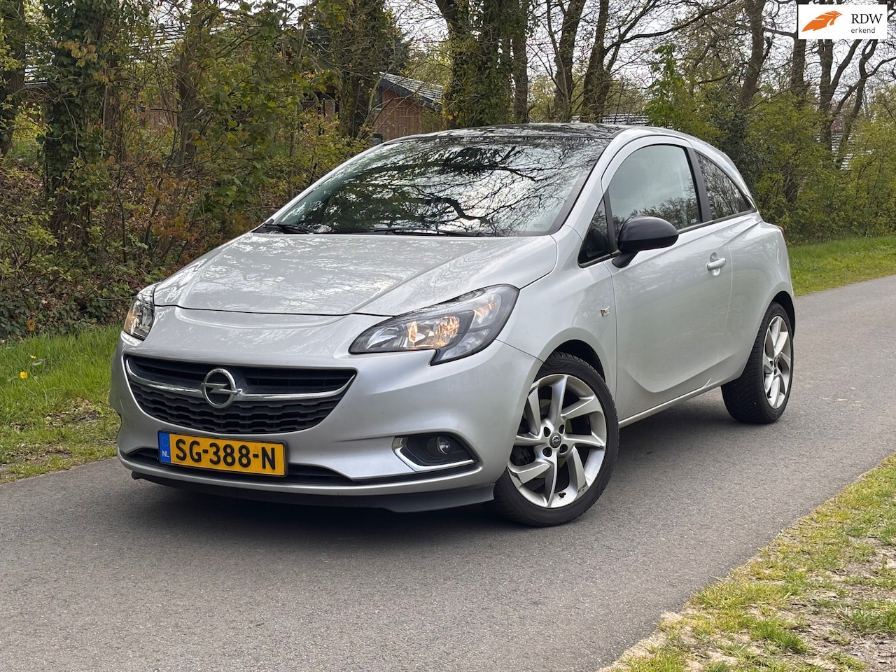 Opel Corsa - 1.3 CDTI Online Edition | Cruise control + Stuur / Stoelverwarming Nu € 4.950,- !!! - AutoWereld.nl