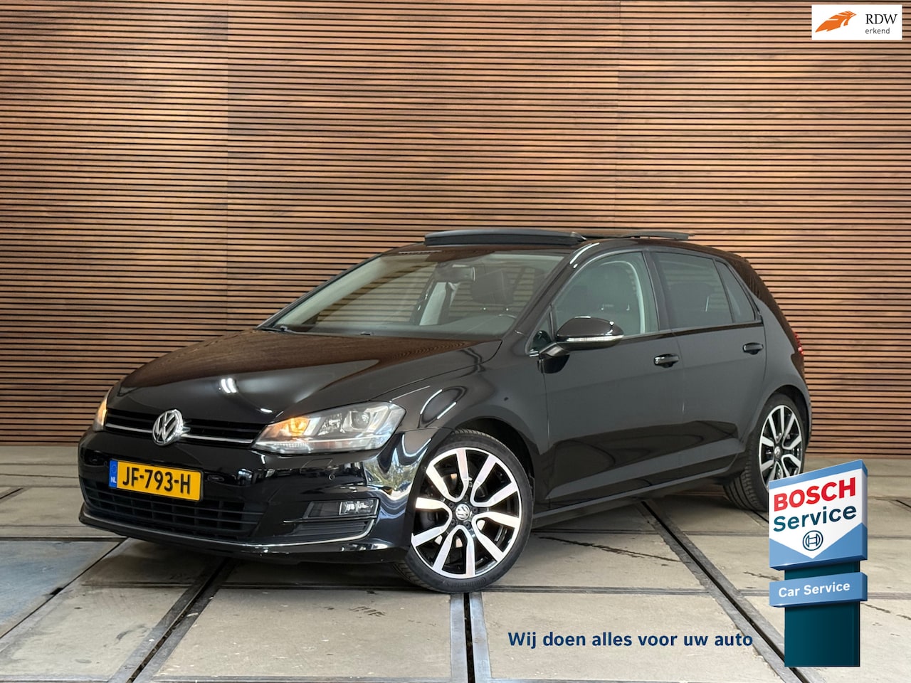 Volkswagen Golf - 1.4 TSI ACT Highline | Pano | 18inch | Bi Xenon | Alcantara | Navi | PDC - AutoWereld.nl