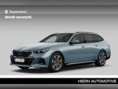 BMW 5-serie Touring - 550e xDrive | Trekhaak | Bowers&Wilkins | Panoramadak | Stoelventilatie | Comfort Access |