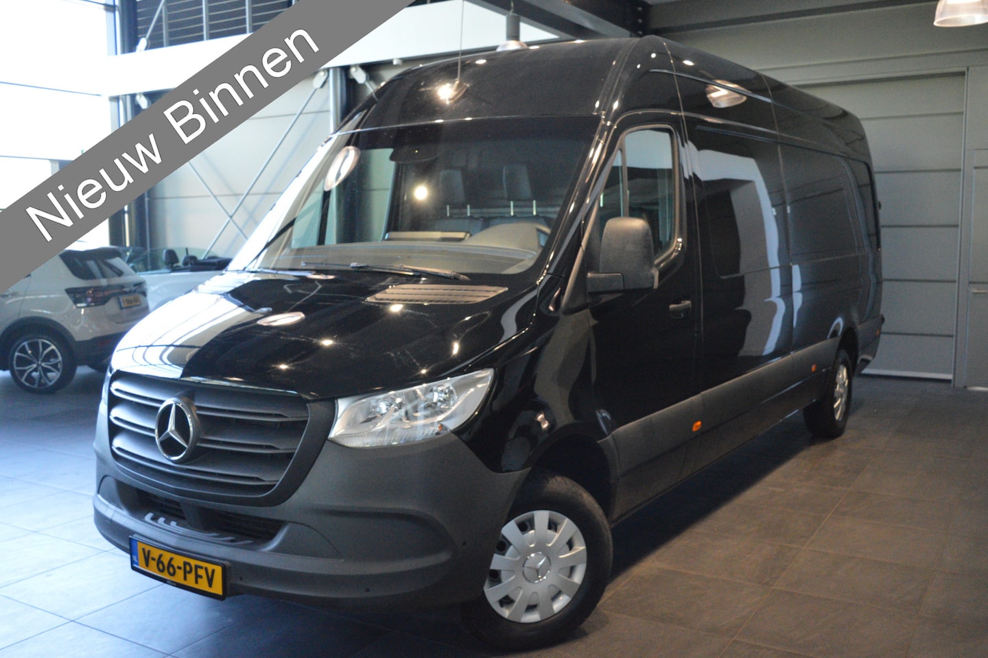 Mercedes-Benz Sprinter - 317 1.9 CDI L3H2 RWD carplay camera leer trekhaak !! - AutoWereld.nl