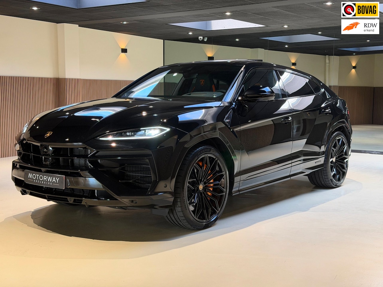 Lamborghini Urus - SE|Pano|B&O|Ceramic|Hud|Massage|Fabrieksgarantie|Onderhoudscontract - AutoWereld.nl