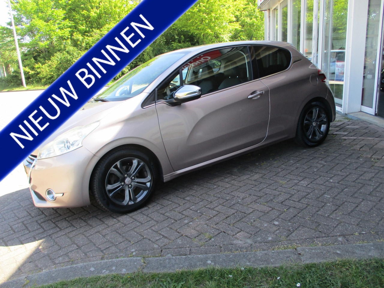 Peugeot 208 - 1.6 VTi Allure Keurige Auto! Full options! - AutoWereld.nl
