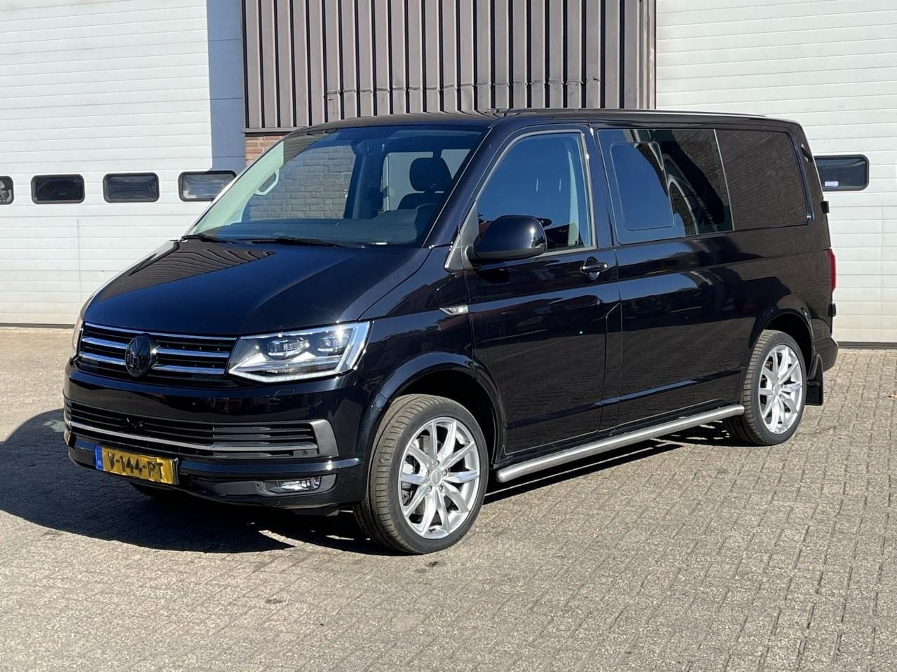 Volkswagen Transporter - 2.0 TDI Highline / DSG Automaat / Dubb cabine / Navi / L1H1 / 205 PK / NAP - AutoWereld.nl