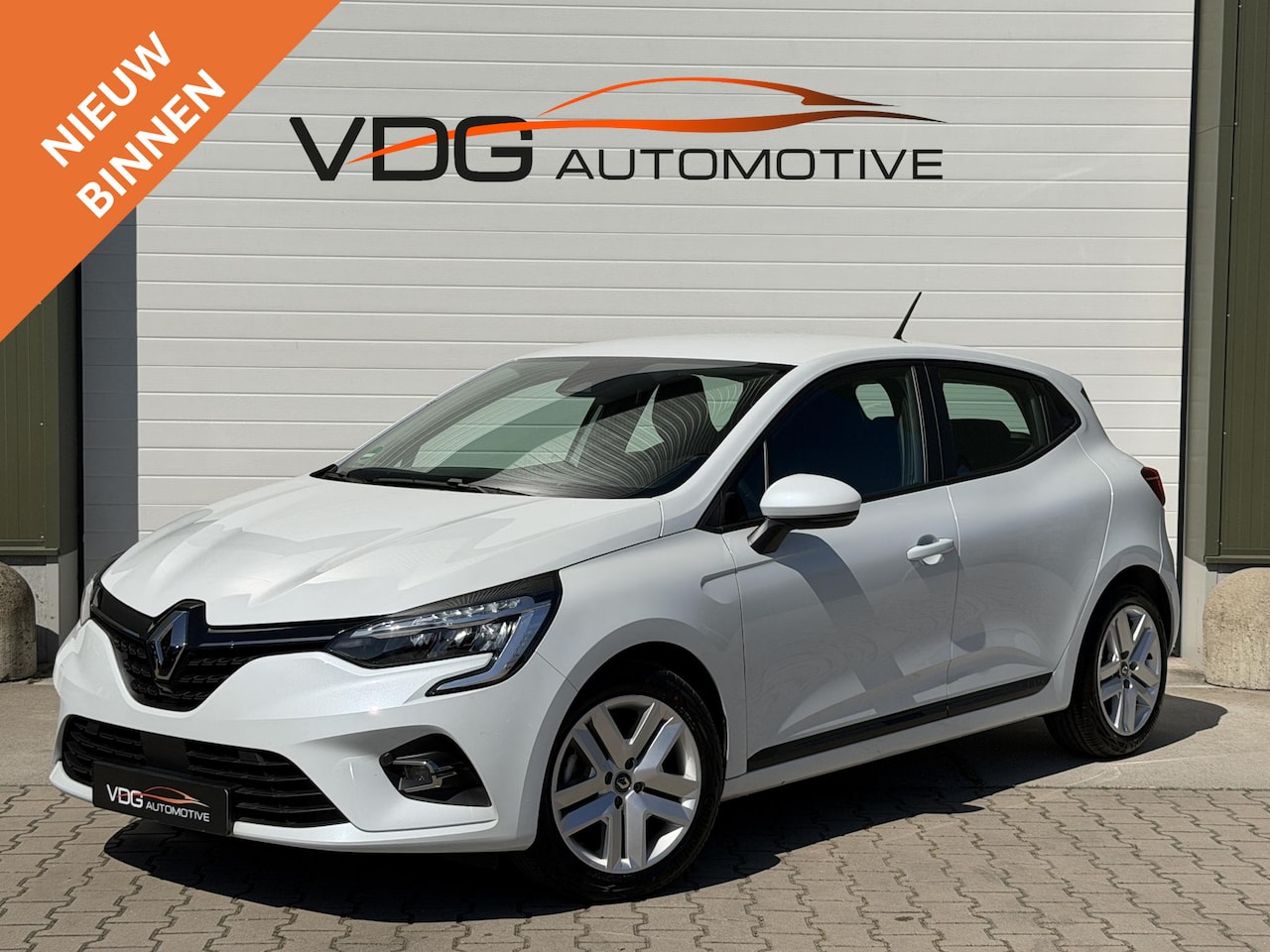 Renault Clio - 1.6 E-Tech Hybrid 140 Business Zen / Airco / Stoelverwarming / Navigatie / Sensoren V+A / - AutoWereld.nl