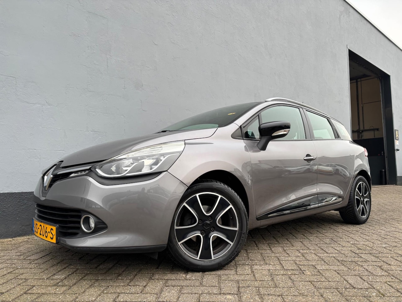 Renault Clio Estate - 0.9 TCe Expression - Navigatie - AutoWereld.nl