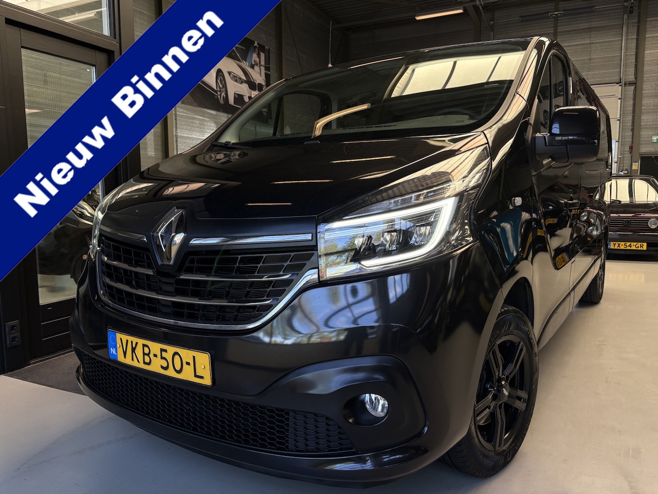 Renault Trafic - 2.0 dCi 120 T29 L2H1 DC Work Edition Cruise, Navi, Led - AutoWereld.nl
