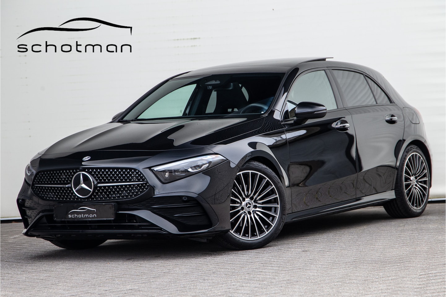 Mercedes-Benz A-klasse - 180 AMG Nightpakket, Pano, Widescreen, Sfeerverlichting 19" - AutoWereld.nl