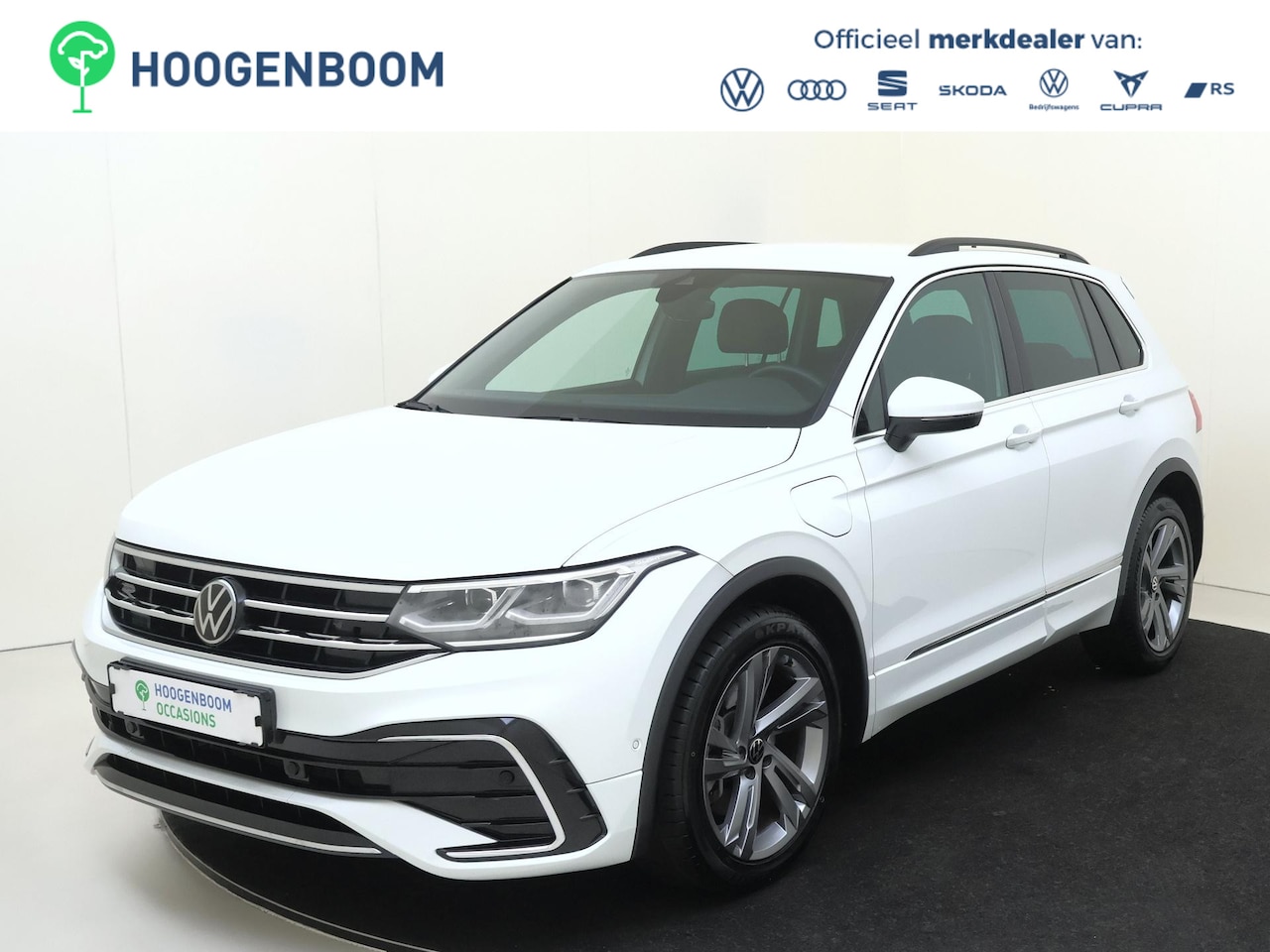Volkswagen Tiguan - 1.4 TSI eHybrid R-Line Business | Achteruitrijcamera | 3-zone airco | LED matrix verlichti - AutoWereld.nl