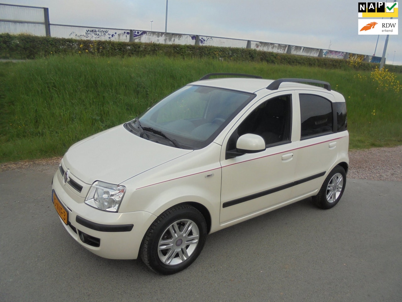 Fiat Panda - Fiat panda 1.2 benzine airco lmv 106.000km - AutoWereld.nl