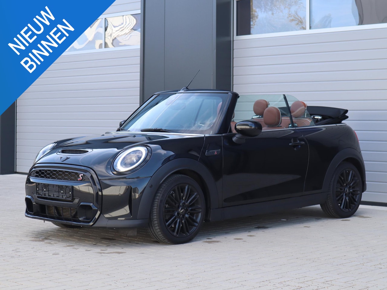 MINI Cabrio - Cooper S | Classic | Harman Kardon | Bruin int. - AutoWereld.nl