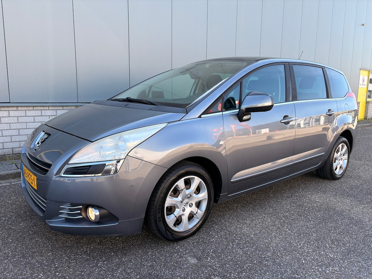 Peugeot 5008 - 1.6 16v VTi ST 88 Kw/ 120 pk - AutoWereld.nl