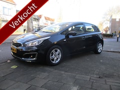 Kia Cee'd - 1.0 T-GDi Navigator 5-drs / AIRCO / NAVI / 150dkm