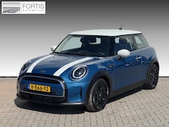 MINI Cooper - 1.5 Camden Edition NL-AUTO | LAGE KM STAND | NAVI | 1/2 LEDER