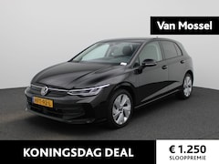 Volkswagen Golf - 1.5 eHybrid Life Edition Navigatie | Camera | Parkeersensoren | Cruise control | 17 Inch V