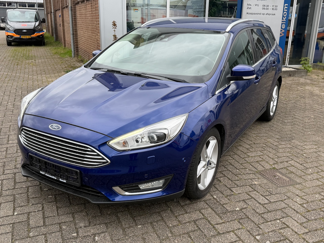 Ford Focus Wagon - 1.5 Titanium - AutoWereld.nl