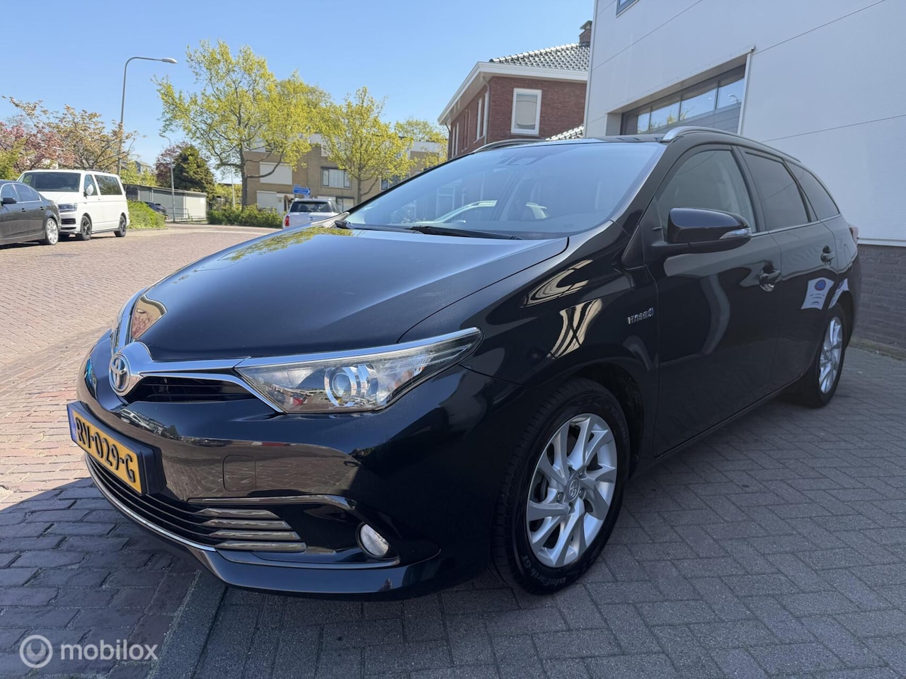 Toyota Auris Touring Sports - 1.8 Hybrid Executive | Automaat | 2018 | Nette staat - AutoWereld.nl