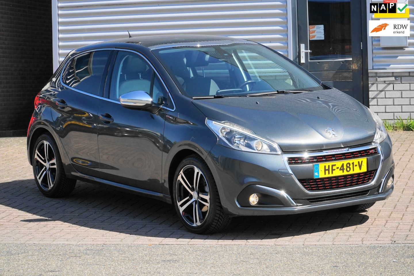 Peugeot 208 - 1.2 PureTech GT-line PANO CAMERA JBL - AutoWereld.nl