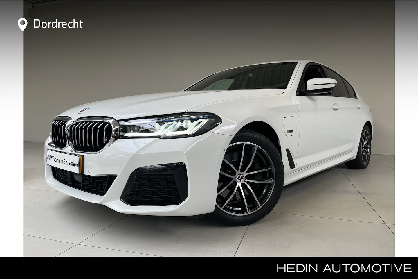 BMW 5-serie - Sedan 530e M-sport | Laser | Hifi | Diving Ass. Prof - AutoWereld.nl
