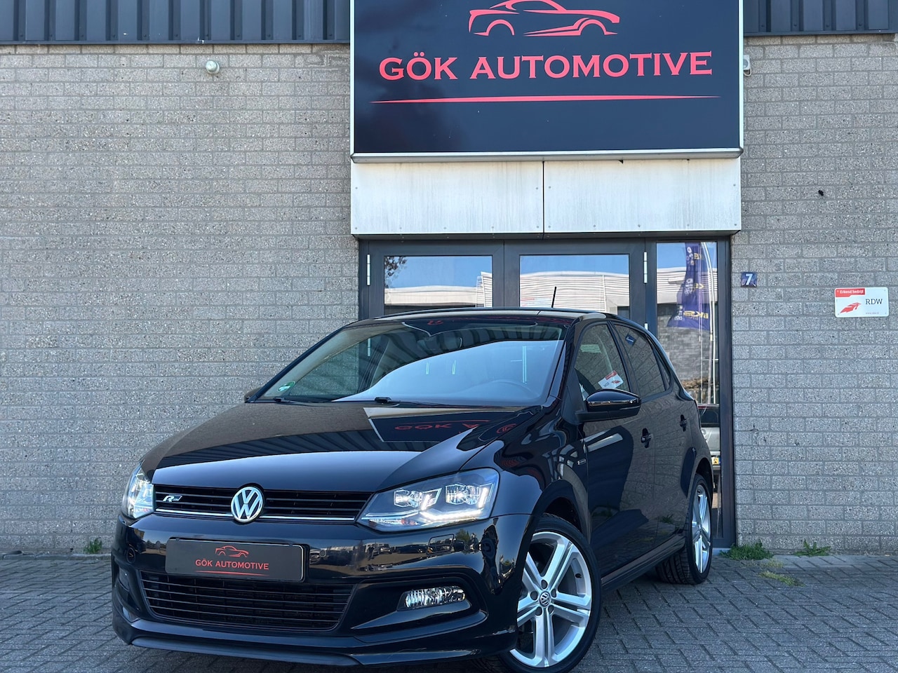 Volkswagen Polo - 1.2 TSI BlueMotion Highline Edition / R-Line / LED / Navi / Stoelverwarming / Clima / PDC - AutoWereld.nl