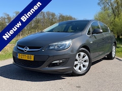 Opel Astra - 1.4 Turbo Edition Navigatie NAP Airco radio-cd speler cruise control Lm velgen