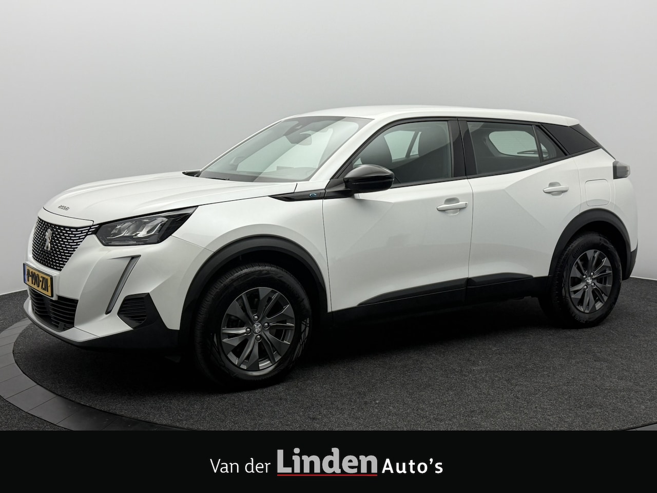 Peugeot e-2008 - EV Active Pack 50 kWh 3-Fase SOH 94,3% | Led | Stoelverwarming | Camera | Carplay&Android - AutoWereld.nl