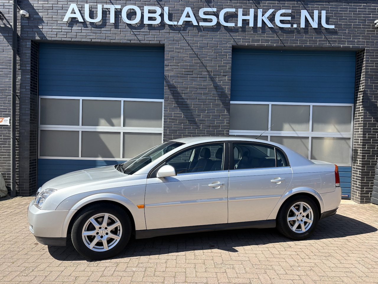 Opel Vectra - 1.8-16V Elegance 1.8-16V Elegance, climate control, half/leder, trekhaak, apk 21-06-2027 - AutoWereld.nl