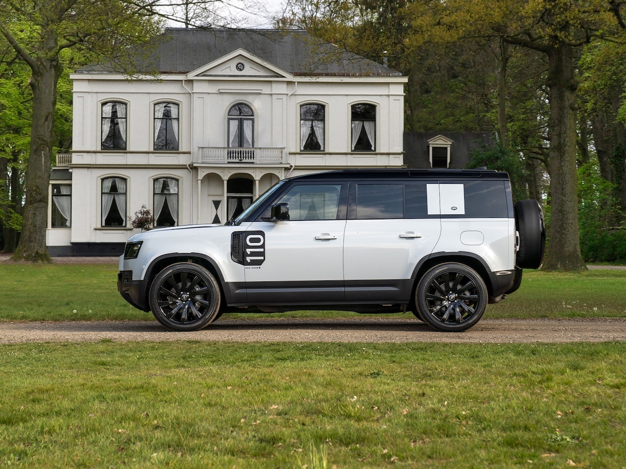 Land Rover Defender 110 - 2.0 P400e 110 SE | Meridian | 360 cam - AutoWereld.nl