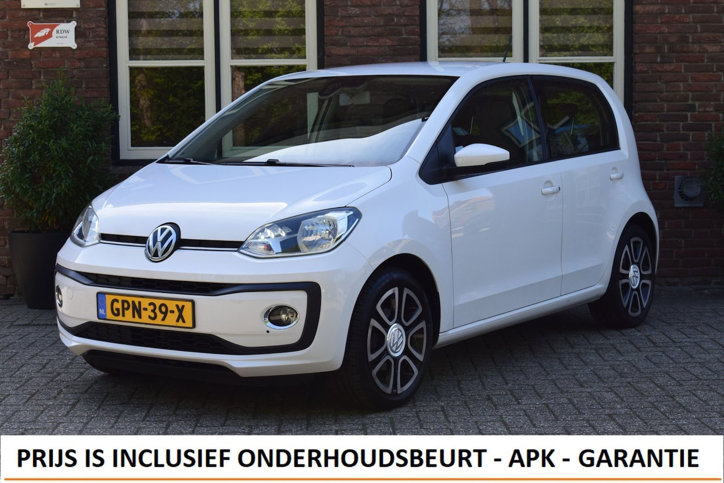 Volkswagen Up! - 5D Cruise control | Stoelverwarming | Climate control - AutoWereld.nl