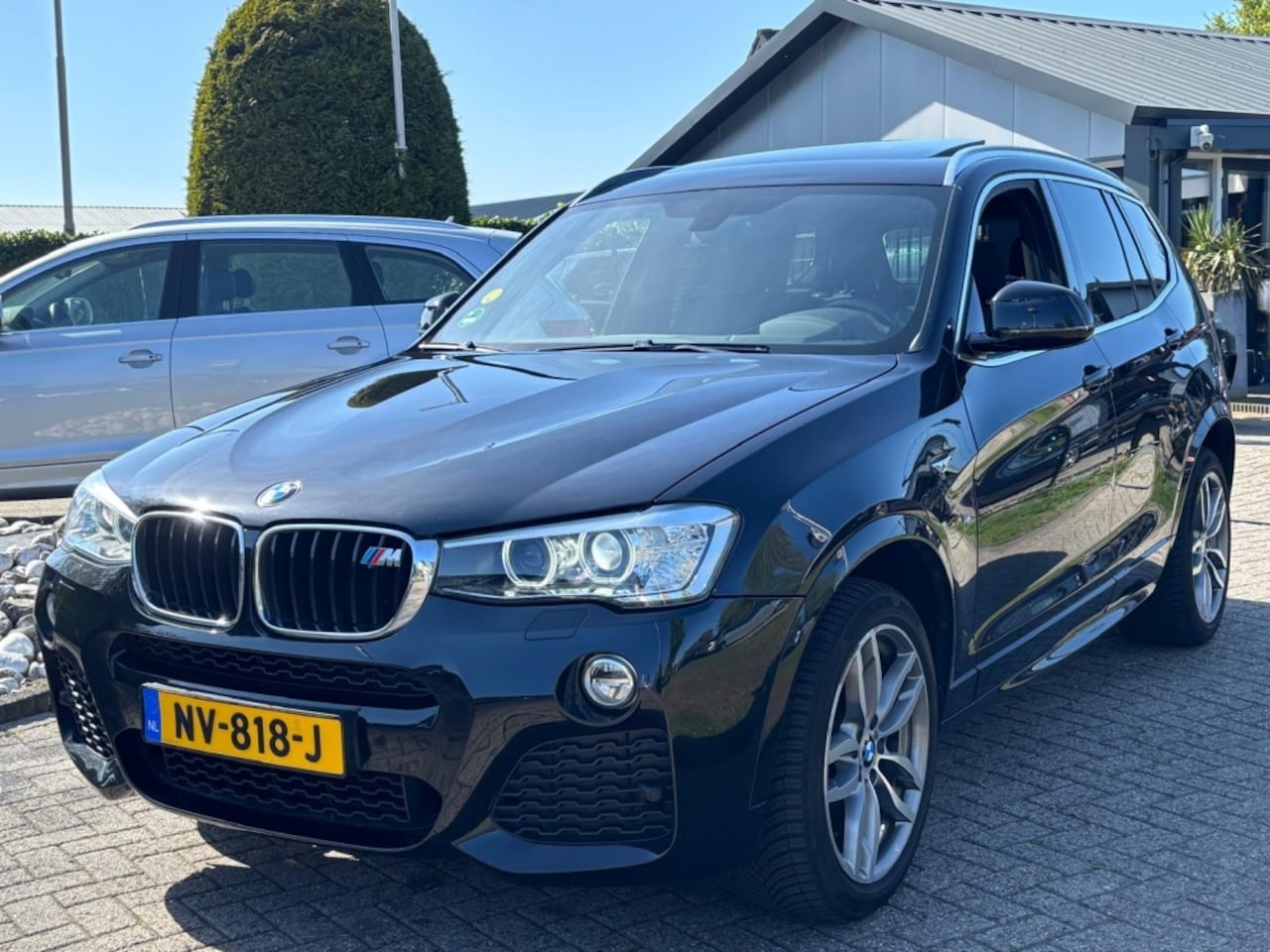 BMW X3 - 2.0D X-Drive 2016 M-Pakket Pano HUD Zwart Trekhaak - AutoWereld.nl