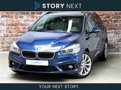 BMW 2-serie Active Tourer - 218i Executive Sport Line Automaat / Navigatiesysteem / Panoramadak / Trekhaak / LED / Ach
