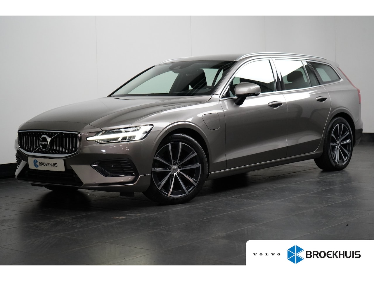Volvo V60 - 2.0 T6 Plug-in hybrid AWD Core 2.0 T6 Plug-in hybrid AWD Core - AutoWereld.nl