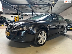 SEAT Leon - 2.0 FSI Stylance/Schuifdak/Trekhaak/Navi/Apk nieuw bij aflevering