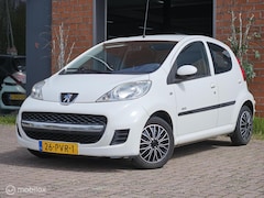 Peugeot 107 - 1.0-12V Millesim 200
