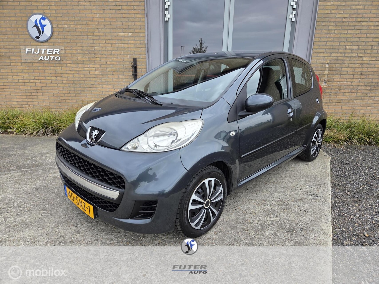Peugeot 107 - 1.0-12V XS 5Drs Airco - AutoWereld.nl