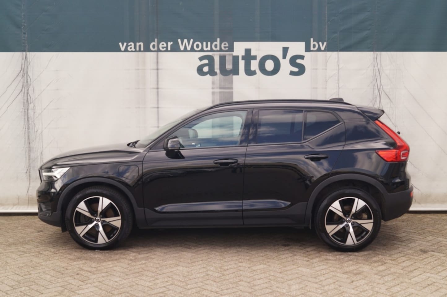 Volvo XC40 - 1.5 T5 Recharge R-Design -NAVI-ECC-CAM-PDC- - AutoWereld.nl