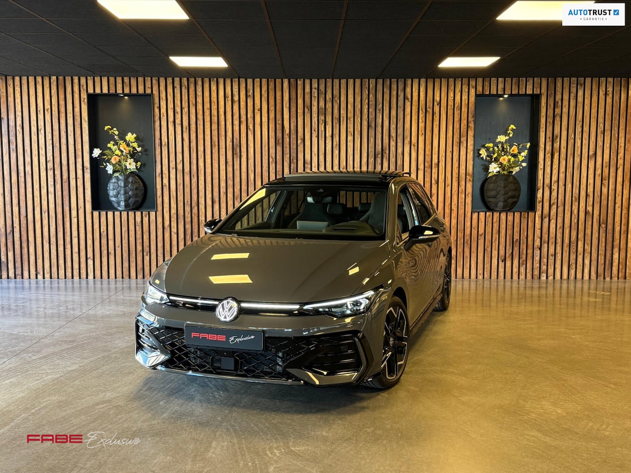 Volkswagen Golf - 1.5 eTSI R-Line / 360 Camera / Pano / H/K / Stoel/Stuur verwarming / Carplay - AutoWereld.nl