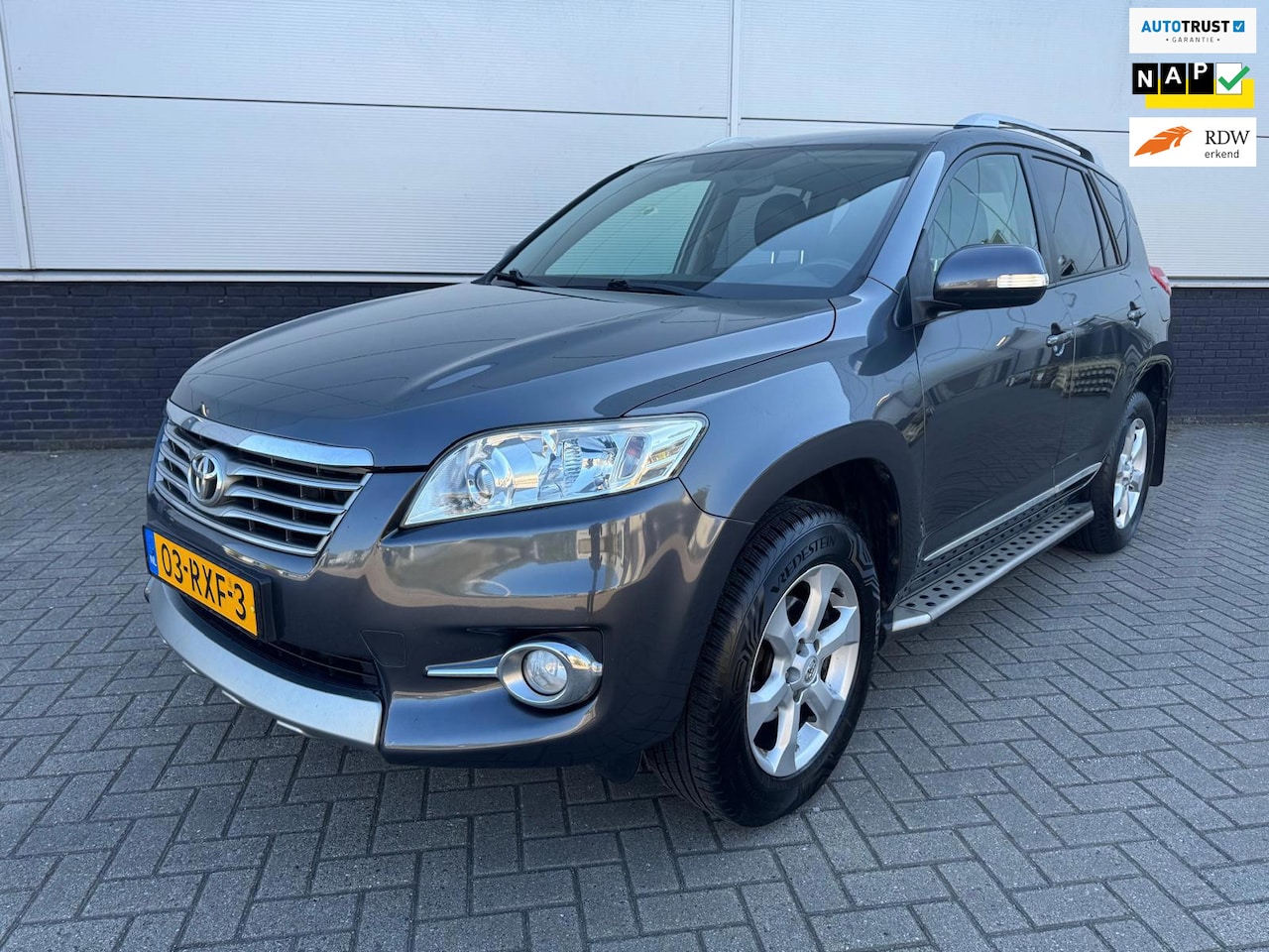 Toyota RAV4 - 2.0 VVTi 4x4 Facelift - clima - trekhaak - camera - half leder - NAP - stoelverwarming - f - AutoWereld.nl