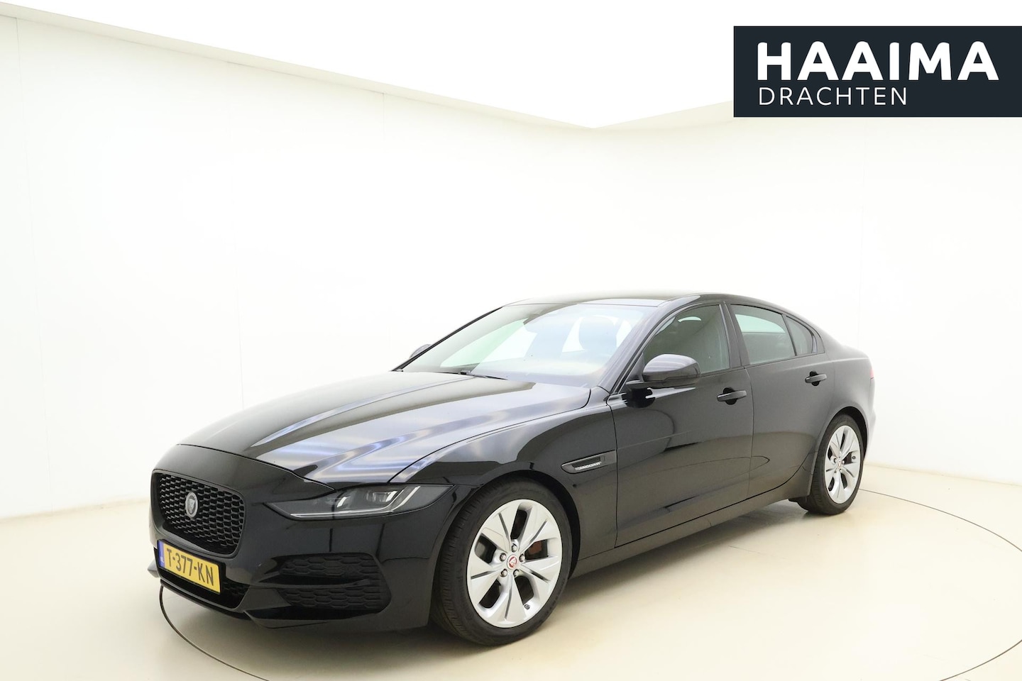 Jaguar XE - 2.0 P250 SE | 1800 KG trekgewicht | Apple Carplay/Android Auto | Camera | Stoelverwarming - AutoWereld.nl