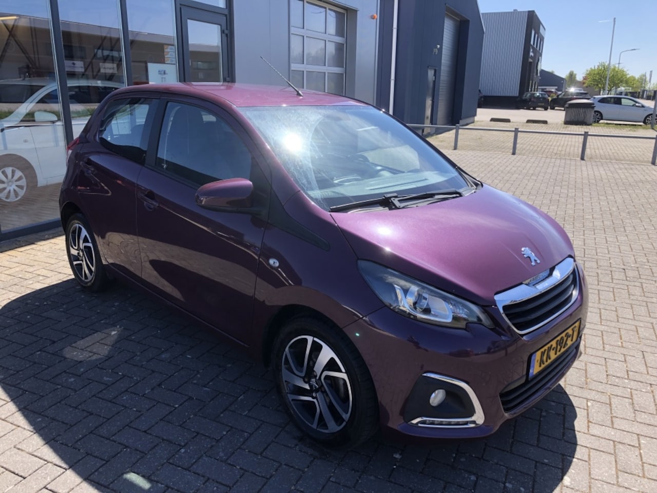 Peugeot 108 - 1.0 e-VTi Allure 1.0 e-VTi Allure - AutoWereld.nl