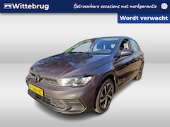 Volkswagen Polo - 1.0 TSI 95pk Life DSG AUTOMAAT / Navigatie by APP / LED / LM 16 inch / Parkeersensoren / D
