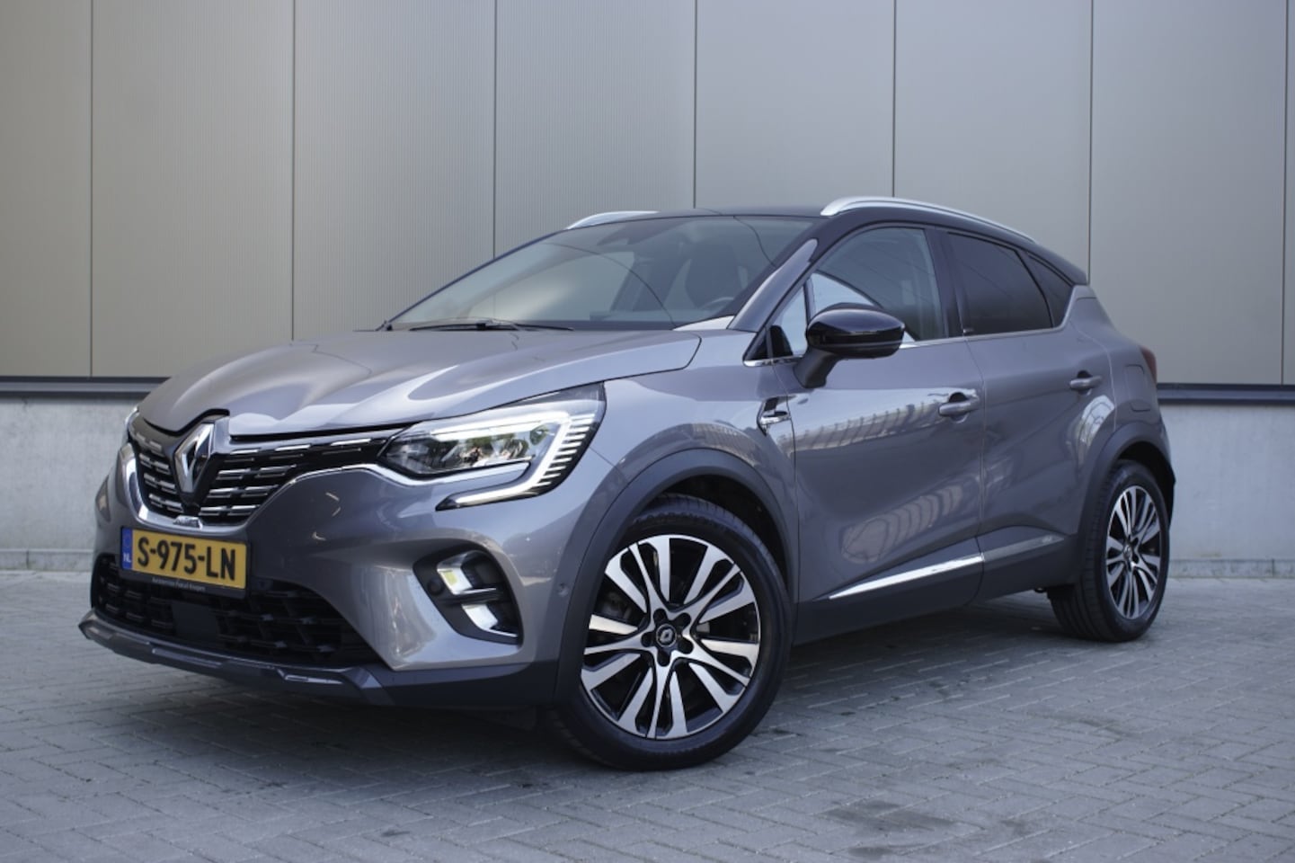 Renault Captur - 1.6 ET PH 160 Initiale Paris | 360 cam | voor + achteruit camera - AutoWereld.nl