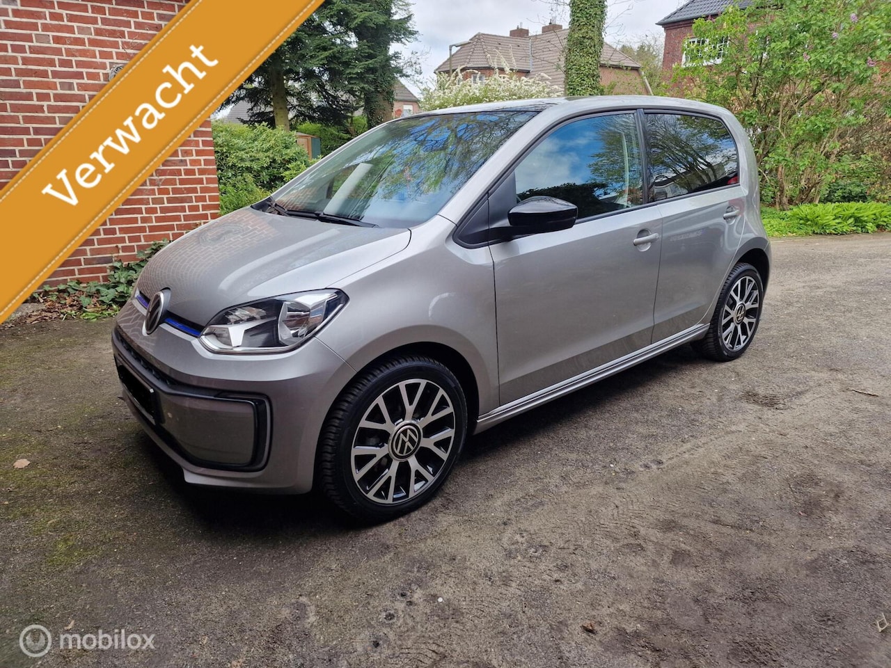 Volkswagen e-Up! - /37KW ACCU /LAGE KM-STAND! /Luxe uitvoering - AutoWereld.nl