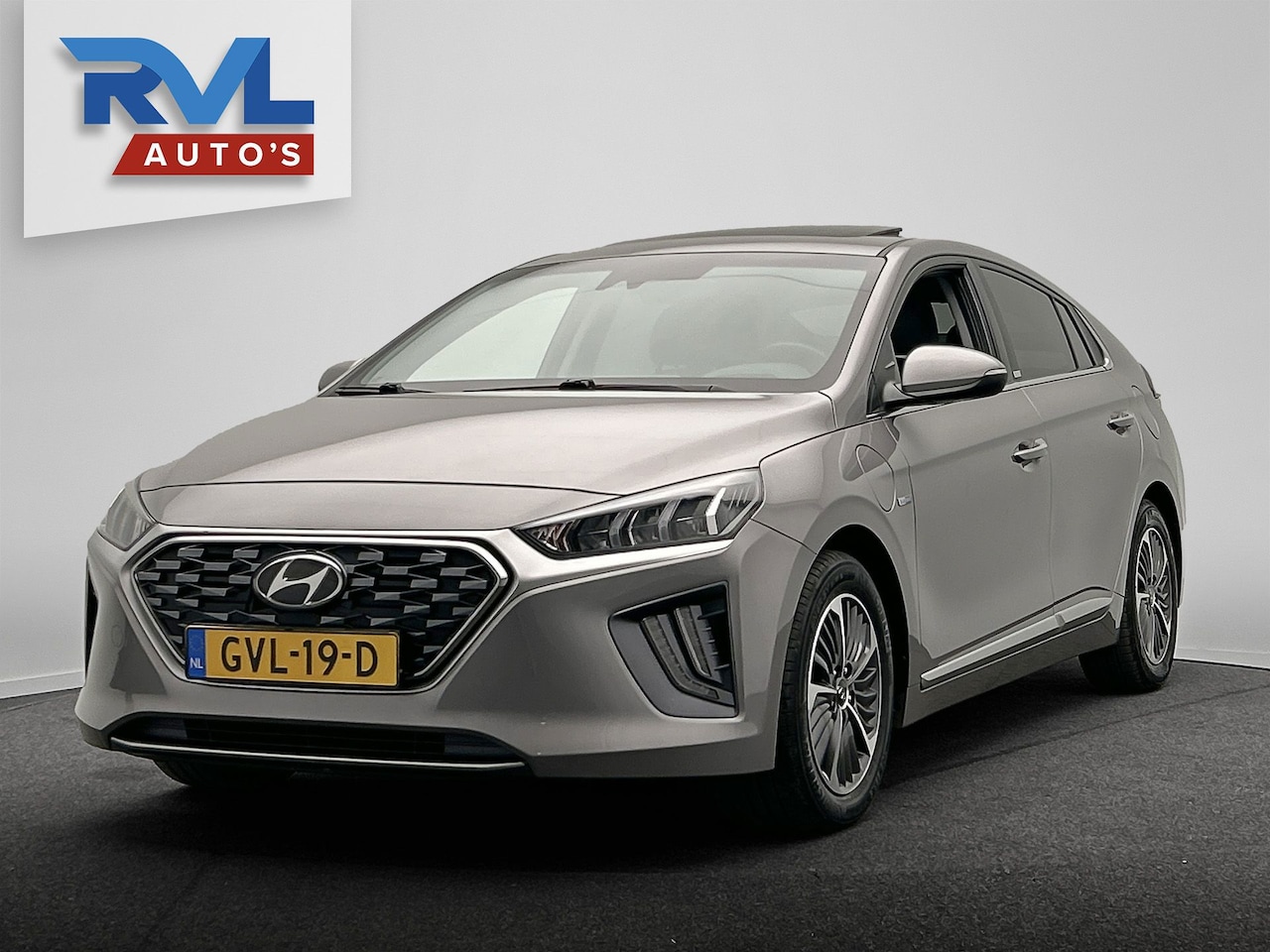 Hyundai IONIQ - 1.6 GDi PHEV Comfort | Carplay | Adaptive-cruise | Camera | Schuif/kanteldak | Stoel/Stuur - AutoWereld.nl